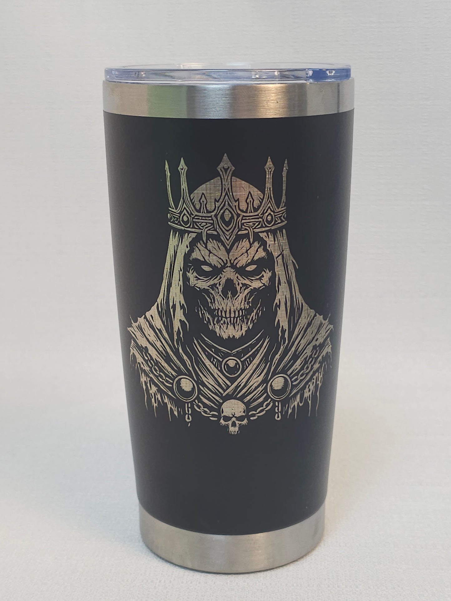 20 oz Tumbler with Undead Skeleton King Design – Dark Fantasy Drinkware