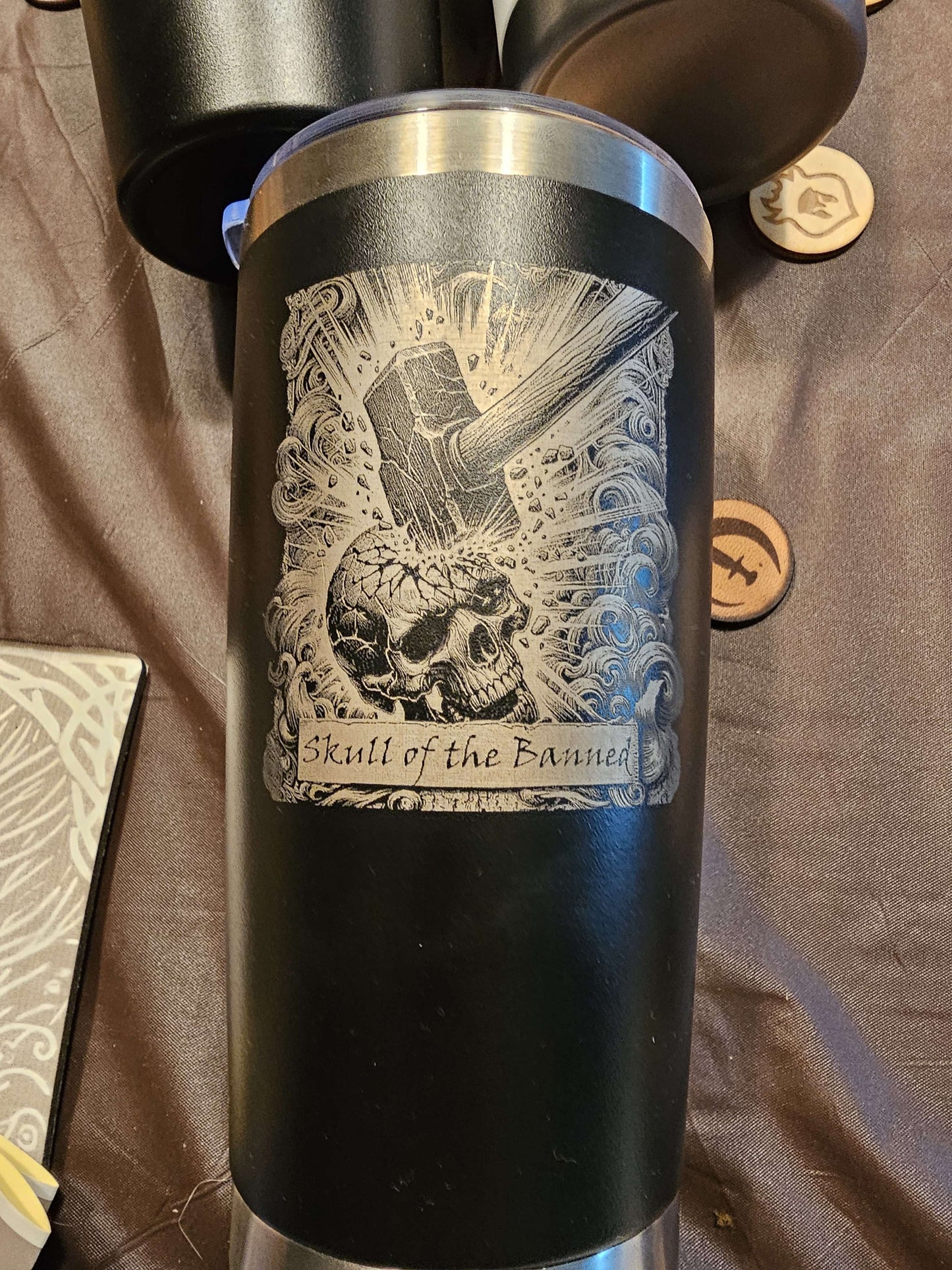 20 oz Tumbler with "Skull of The Banned" Design – Sledgehammer Skull Graphic