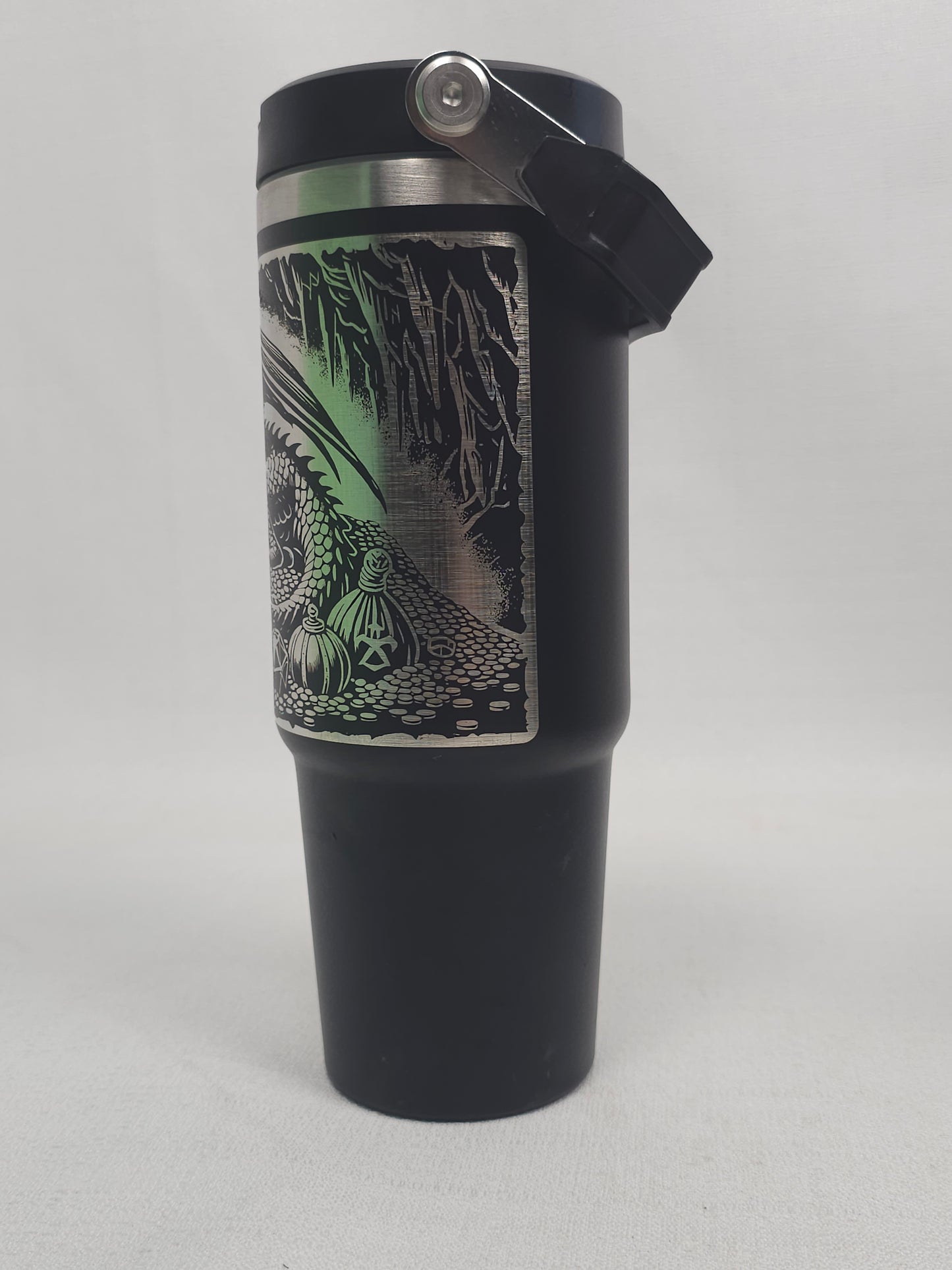 30 oz Tumbler with Dragon Sleeping on a Horde of Gold – Fantasy-Inspired Drinkware
